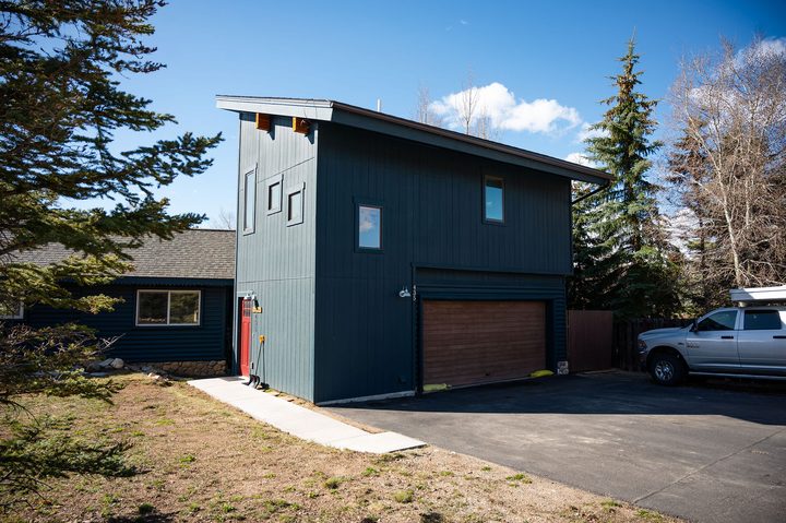 Photo 2 of 4: Two-storey home in deep blue, Summit County, CO
